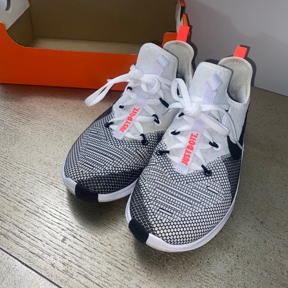 Women’s Nike free run sneakers size 6 - Picture 8 of 8